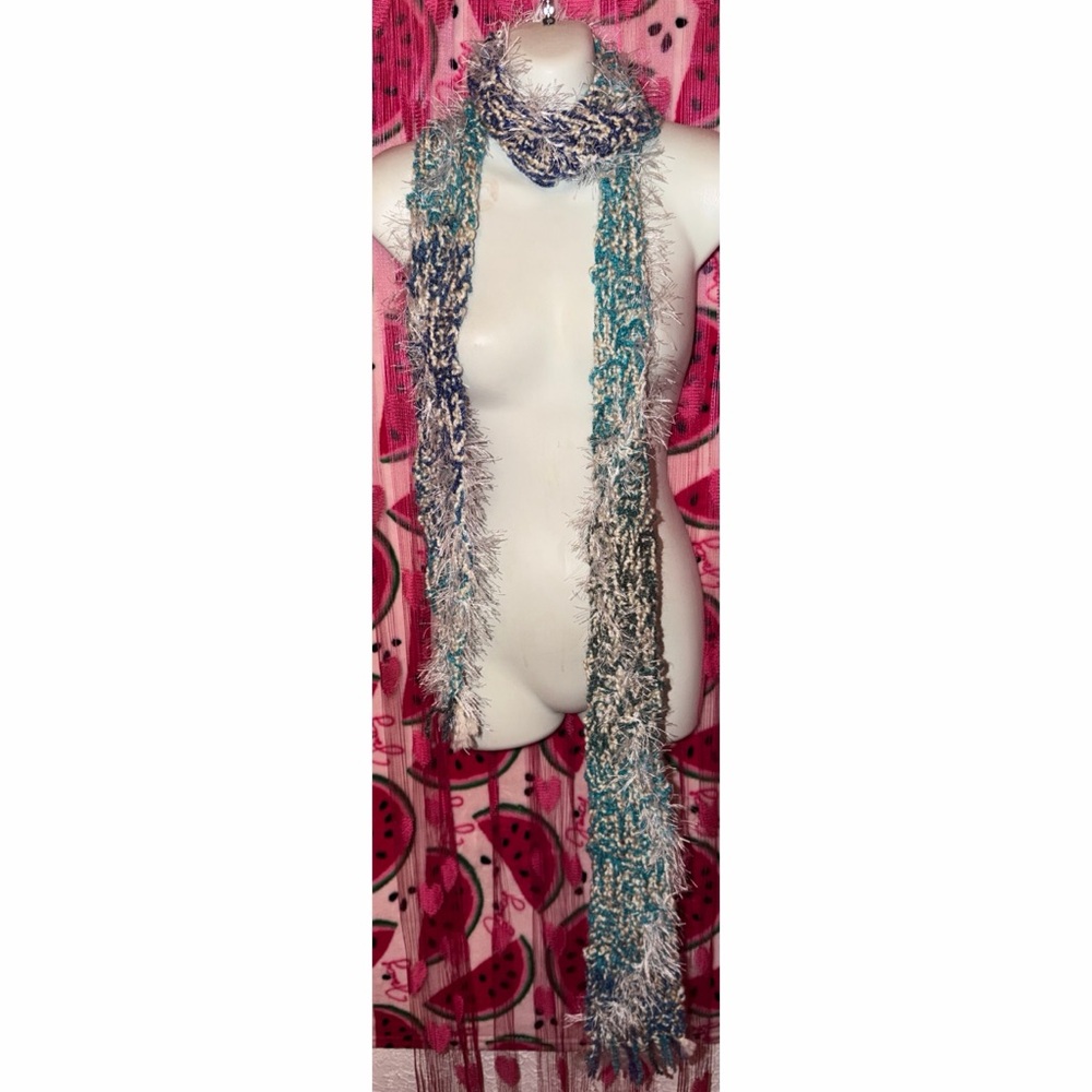 🩵 Chic Fringe Scarf
